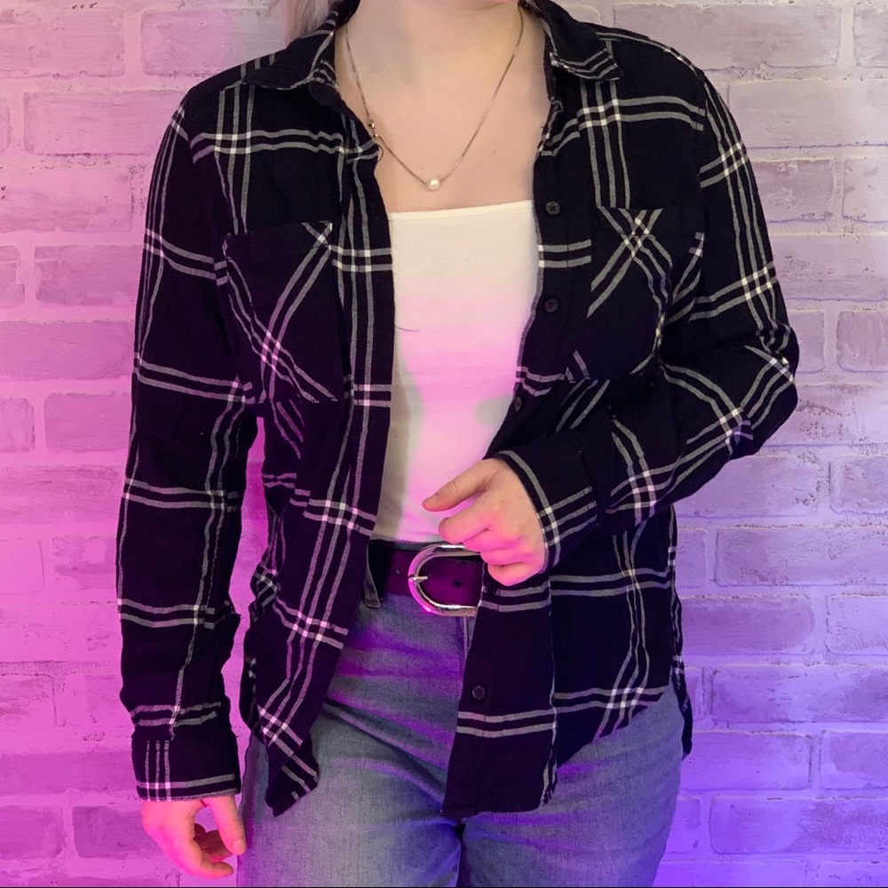 Black n White garage flannel